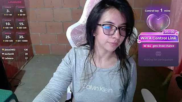 Maggie_Fox3 élő XXX-chatje