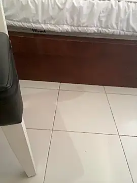 LOLA_ARAB1: διαδικτυακό σόου στην κάμερα