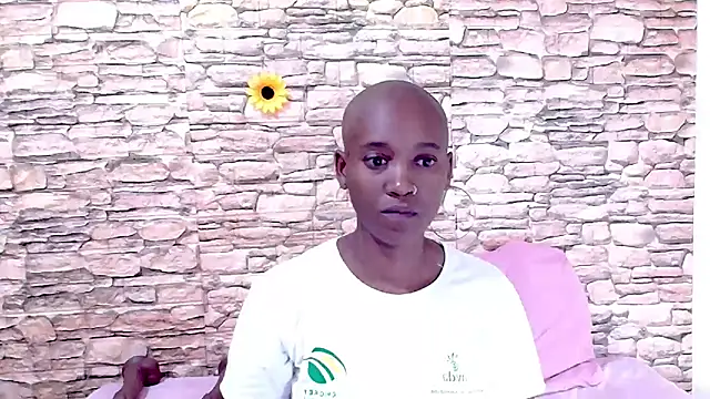EbonyOlive69のライブXXXチャット