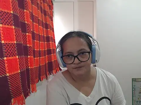 Chat XXX en directo de Kinkybela2025