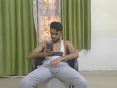 Show de Stubborndesiboy na webcam