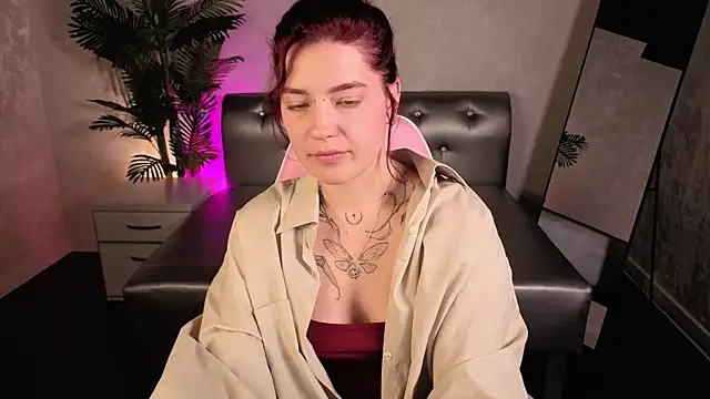 Nikki_Gringer Adlı Modelin Canlı XXX Sohbeti