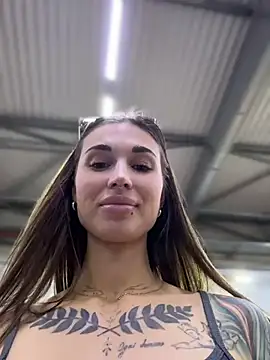 Chat +18 de Charming_Ritta ao vivo