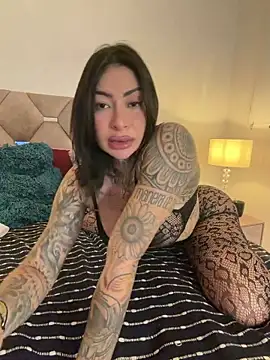 Iam_Annii Show in webcam