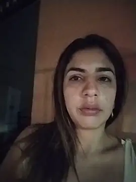 Latina_azura333: διαδικτυακό σόου στην κάμερα