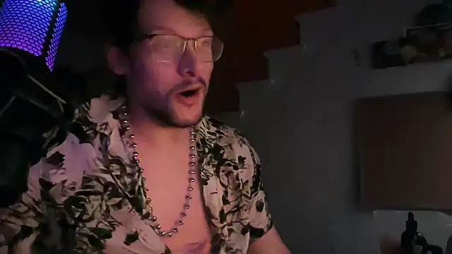 MasterDaddyCool: διαδικτυακό σόου στην κάμερα