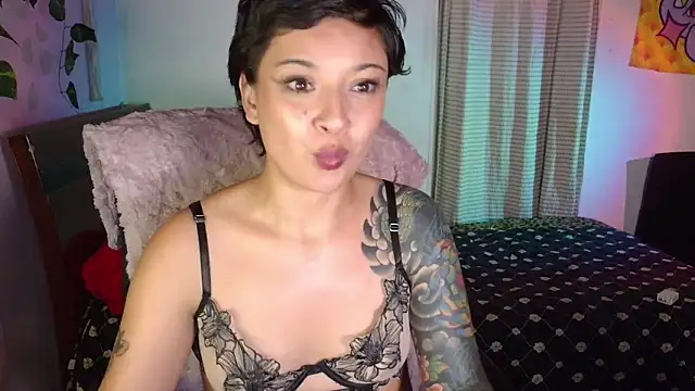juaaanaaa élő XXX-chatje