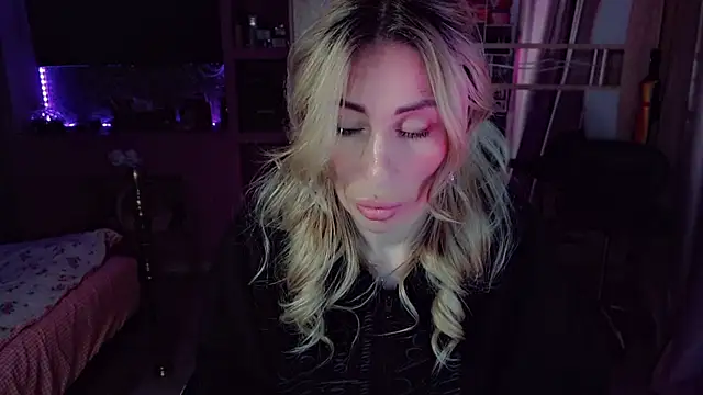 Онлайн чат XXX AnnieGOld_