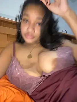 hillarymoreninha Adlı Modelin Web Kamerası Şovu