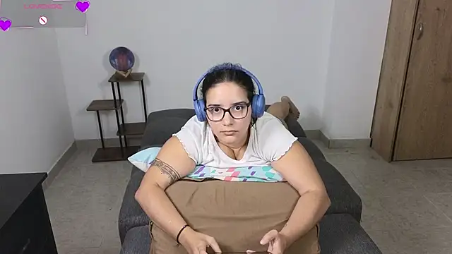 blue__moon_'s Live XXX Chat