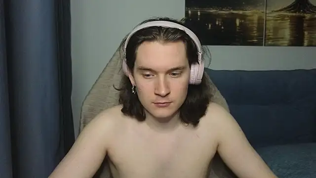 MoreRealAlex 现场XXX聊天