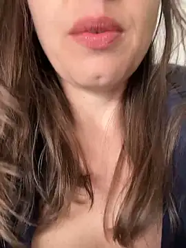 ladywithbigass Show in webcam