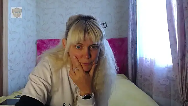 SunnySylvia's Live XXX Chat
