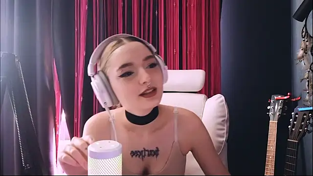 Avi_Nile Live XXX Chat