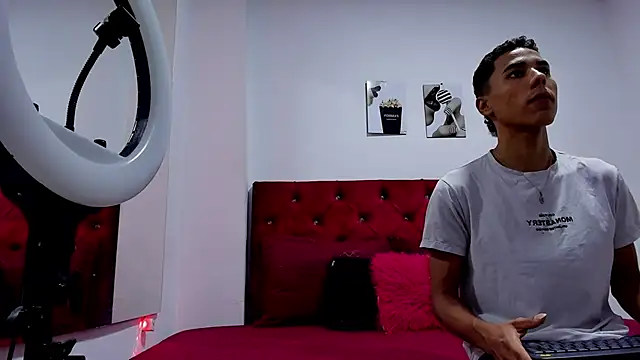 Chatroom XXX en direct de ThiagoSexy005
