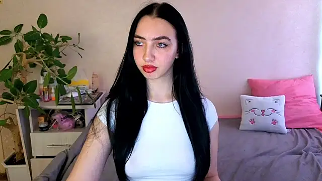 WildKittenX_ Adlı Modelin Canlı XXX Sohbeti