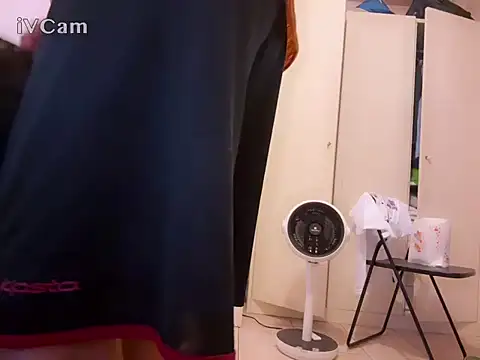 XXX chat uživo modela PierPesaroX