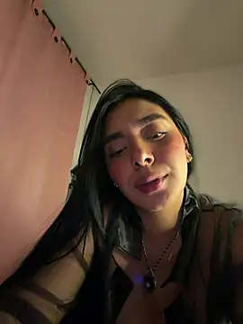 Chatroom XXX en direct de MiaSofia__