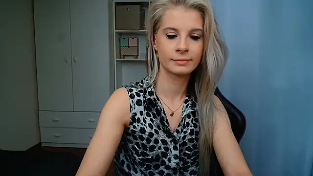 KristineGlow Live XXX-Chat