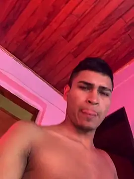 Emiliano_Reyes 现场XXX聊天