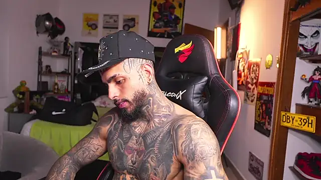 logan_hugh8 webkamerás műsora