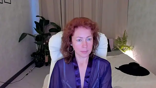 LeticiaRomano's Live Chat Room