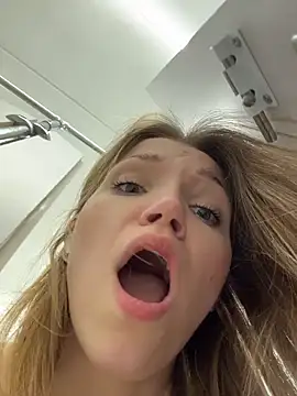 StreetSquirt Chat XXX live