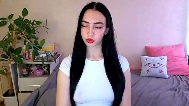 XXX chat uživo modela WildKittenX_