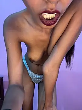 Small_Titss – Kamerová šou
