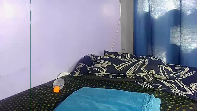 CurvyLara 现场XXX聊天