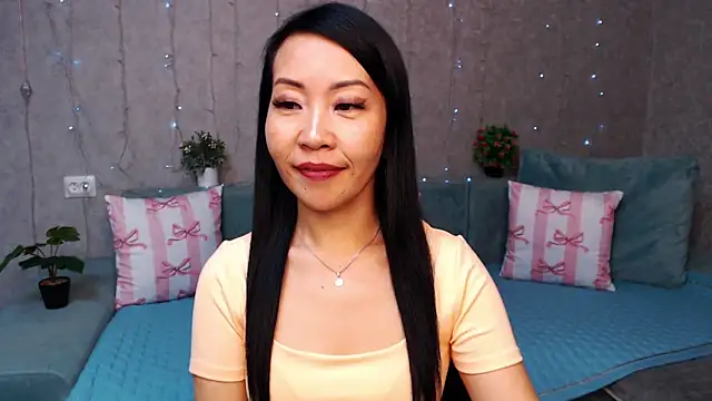 LiaPak's Live XXX Chat