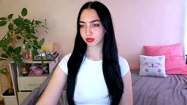 WildKittenX_ élő XXX-chatje