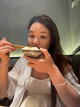 xiaochengzi505 即時 XXX 聊天