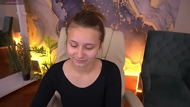 TinyNatalie Chat XXX live