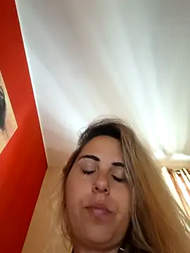 Emilyvuxa webkamerás műsora