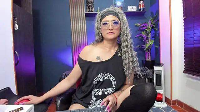 AdeleMourfg live XXX chat