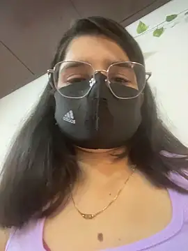 Sexolinaa Adlı Modelin Canlı Sohbet Odası