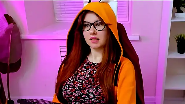 CarolGiggly Adlı Modelin Canlı XXX Sohbeti