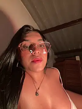 Linda_Saenz_'s Live XXX Chat