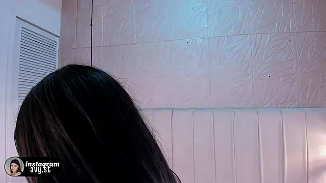 avy_st লাইভ XXX চ্যাট