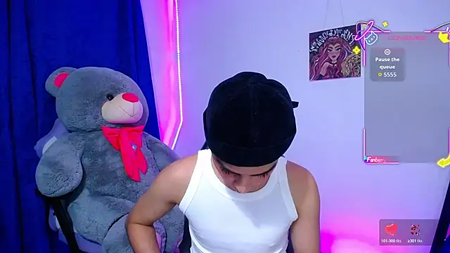 OwenBluee's Live XXX Chat