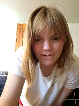 XXX chat uživo modela JuicyKate29