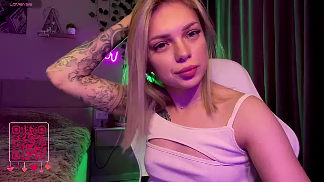 CandyRass Chat XXX in diretta