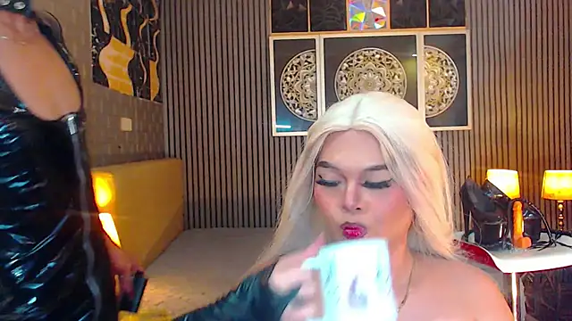 הופעת וובקאם של lhexiecollins