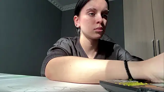 illiebilish Chat XXX live