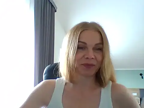 XXX chat uživo modela Tina5394