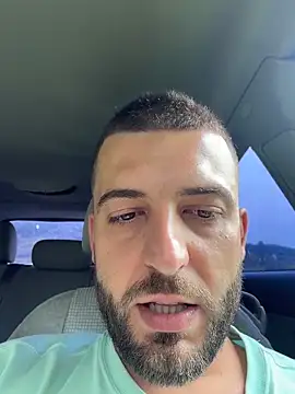 Pablo_Hornyguy95 élő XXX-chatje