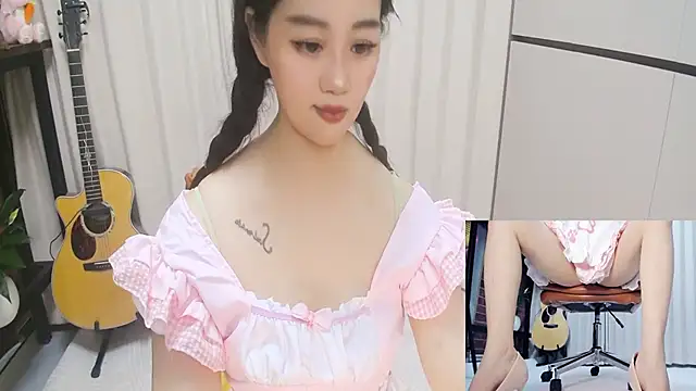 Latte-01 Adlı Modelin Canlı XXX Sohbeti
