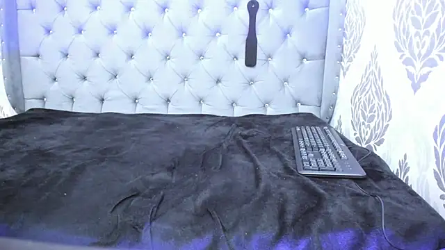 Chatroom XXX en direct de Lilyevansx