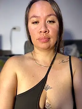 Emiily_lee Live XXX-chat